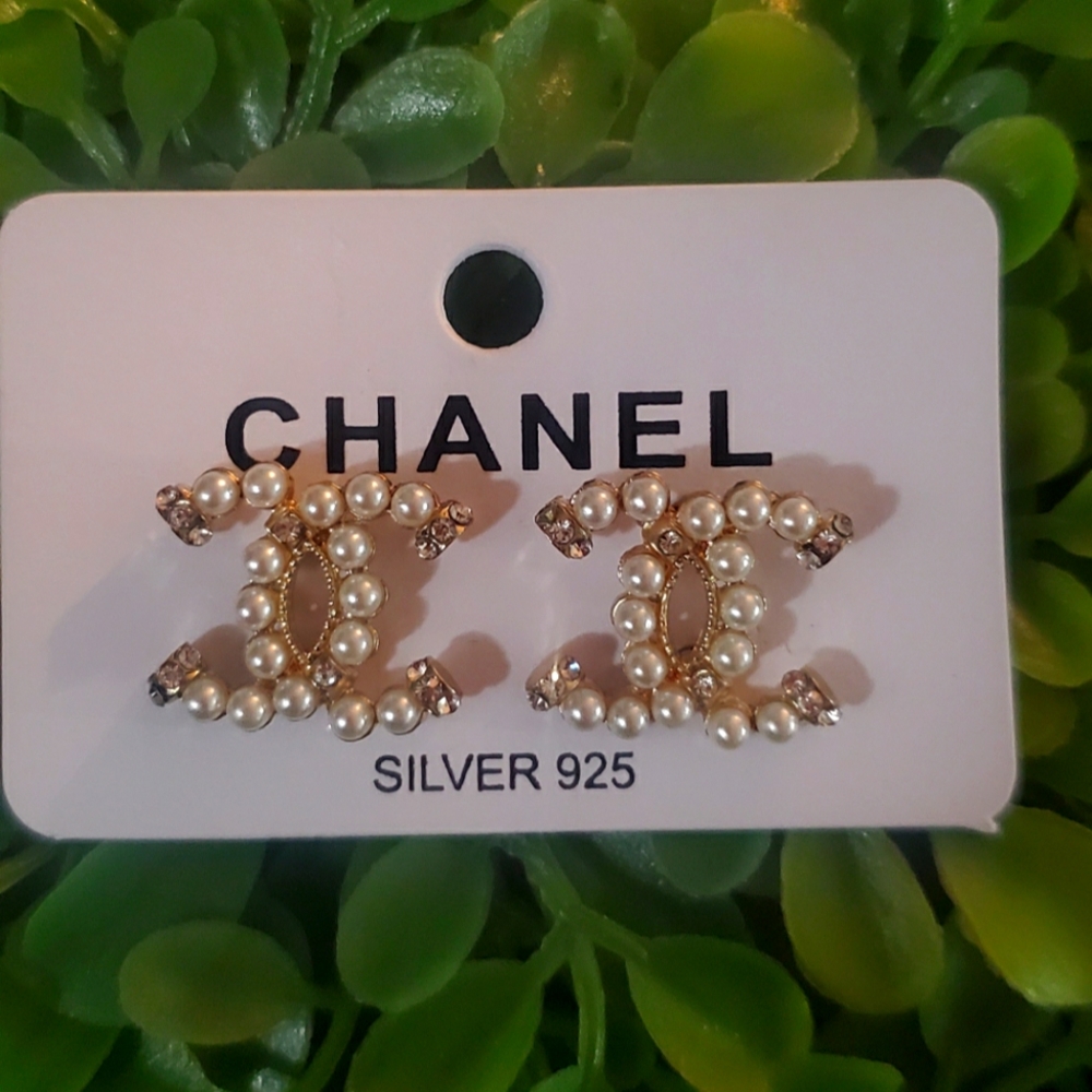 Pearl and Gold Earrings